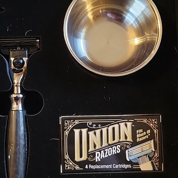 Union Razors 5pc. Gift Set - Picture 4 of 6